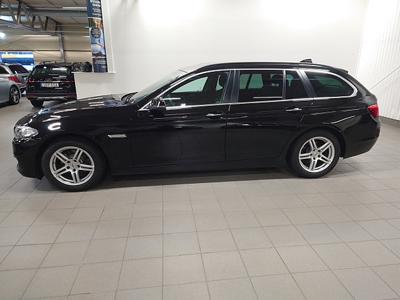 BMW 520d 3 of 5