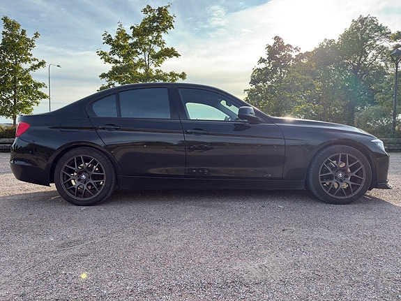 BMW 320d 4 of 11