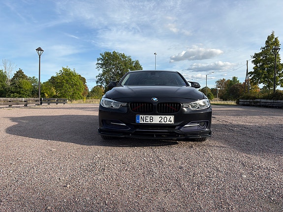 BMW 320d 2 of 11