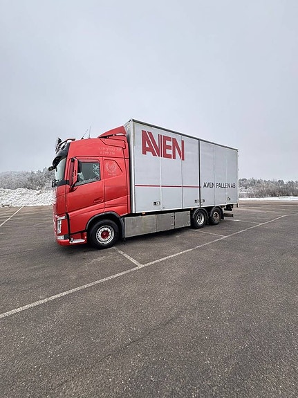 Volvo FH550 skåpbil