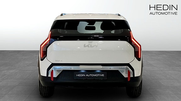 Kia EV3 4 of 12