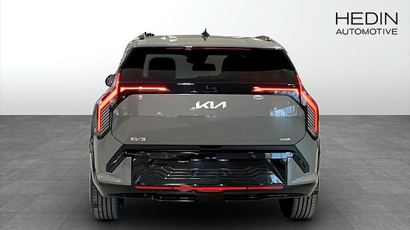 Kia EV3 8 of 13