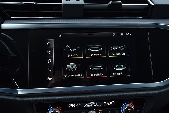 Audi Q3 20 of 29