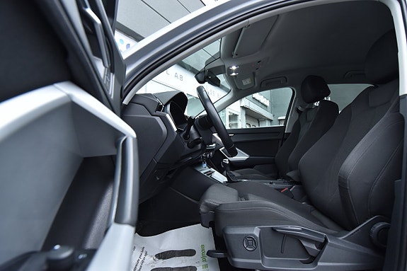Audi Q3 10 of 29