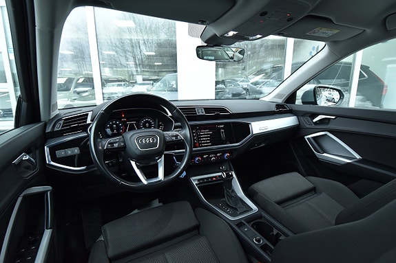 Audi Q3 14 of 29