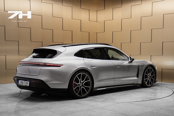 Porsche Taycan 5 of 5