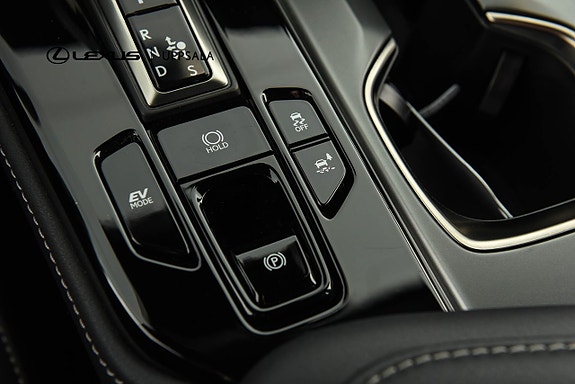 Lexus NX350h 14 of 21