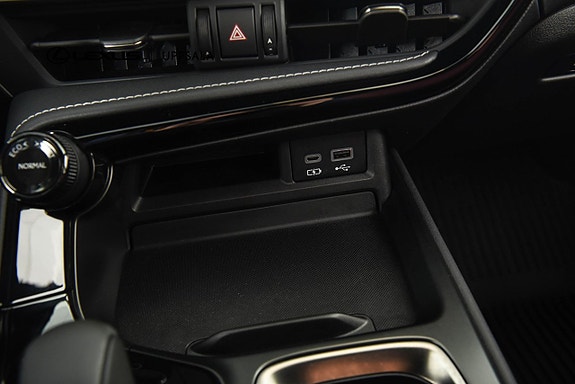 Lexus NX350h 17 of 21