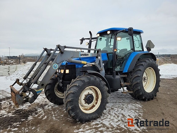 Traktor NEW HOLLAND TM120 4WD 4x4 med Vreten frontlastare
