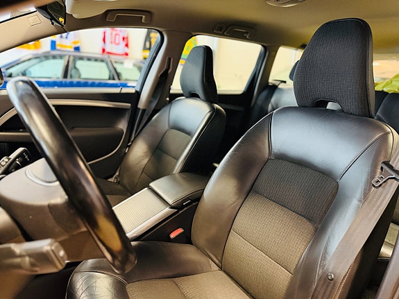 Volvo V70 14 of 23