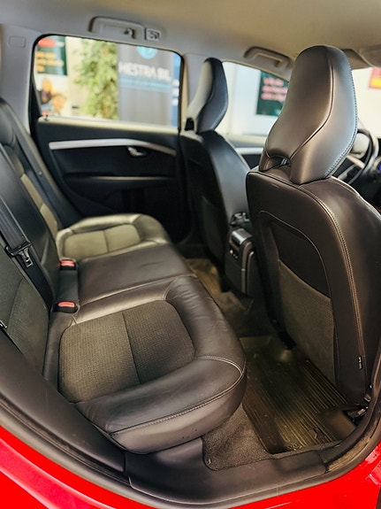 Volvo V70 19 of 23