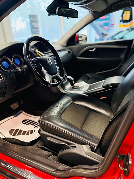 Volvo V70 12 of 23