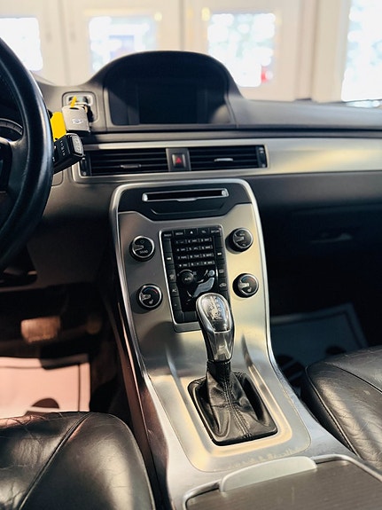 Volvo V70 18 of 23