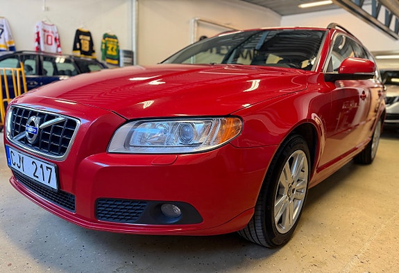 Volvo V70 2 of 23