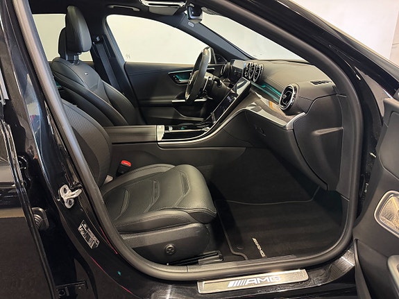 Mercedes-Benz C63 13 of 30