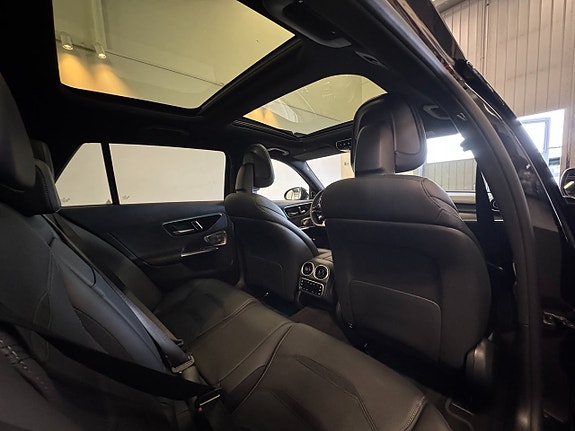 Mercedes-Benz C63 18 of 30