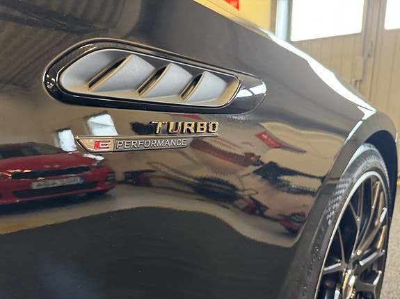 Mercedes-Benz C63 11 of 30