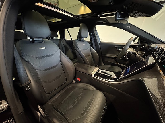Mercedes-Benz C63 15 of 30