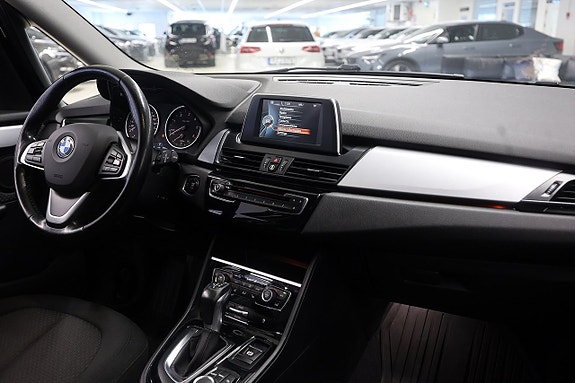 BMW 218 17 of 23
