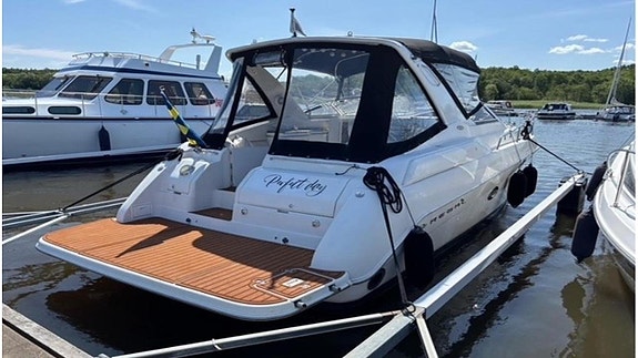 Regal 3260 Commodore -02 2x Mercruiser 350 MPI -08 Axlar
