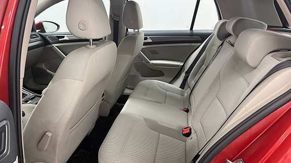 Volkswagen Golf VII 10 of 14