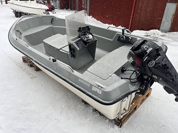 Ryds 438 BF, Evinrude 25 e-tec -17