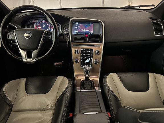 Volvo XC60 11 of 21