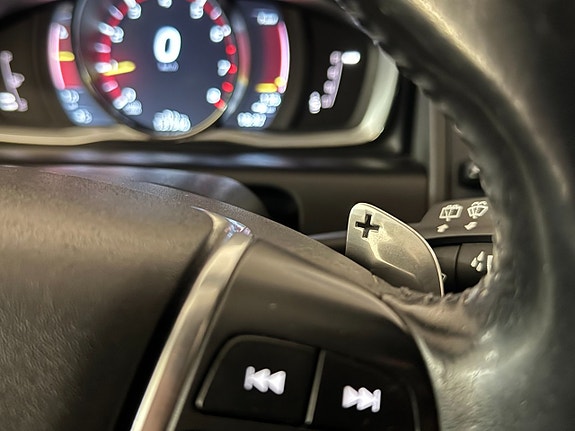 Volvo XC60 15 of 21