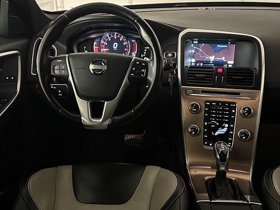 Volvo XC60 12 of 21