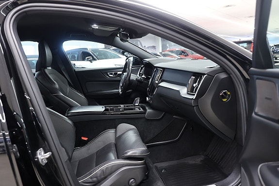 Volvo S60 12 of 22