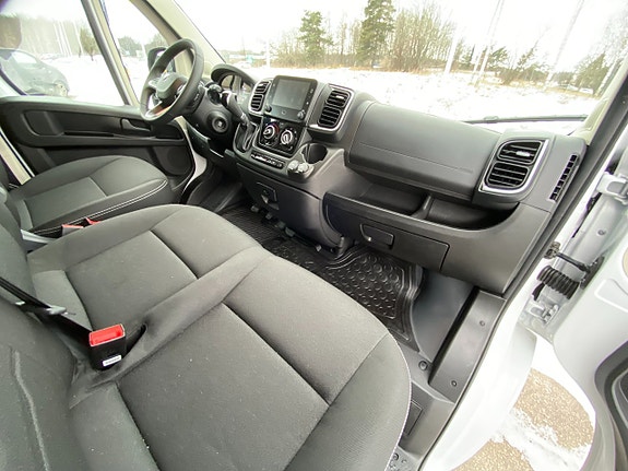 Peugeot Boxer 27 of 30