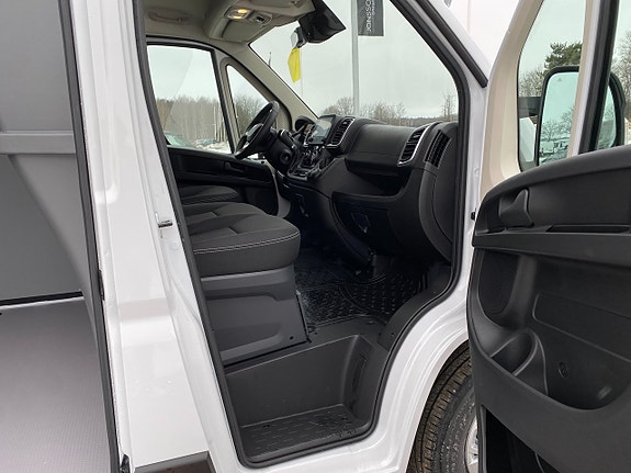 Peugeot Boxer 24 of 30
