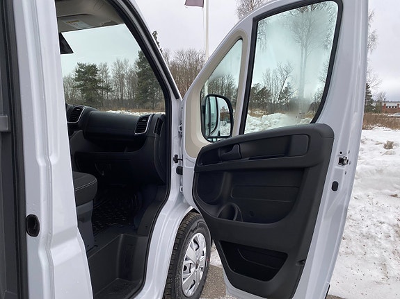 Peugeot Boxer 22 of 30