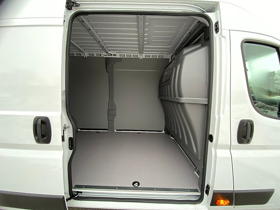 Peugeot Boxer 21 of 30