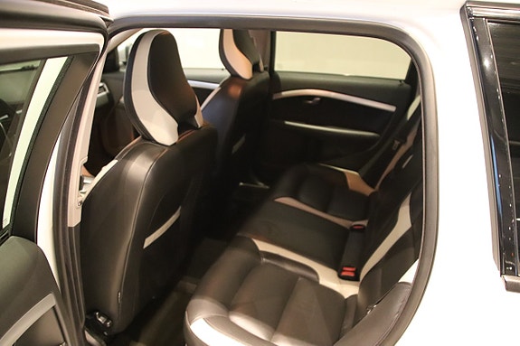 Volvo V70 9 of 14