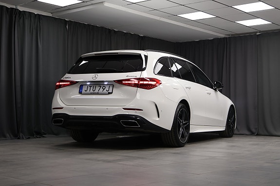 Mercedes-Benz C220 d 2 of 25