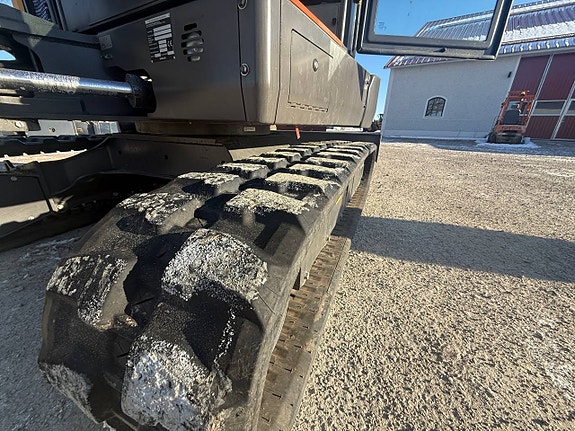 VOLVO ECR58F (2025) — som ny, bara 189 h — komplett rototilt 10 of 12