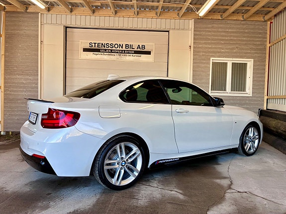 BMW 220d 6 of 12