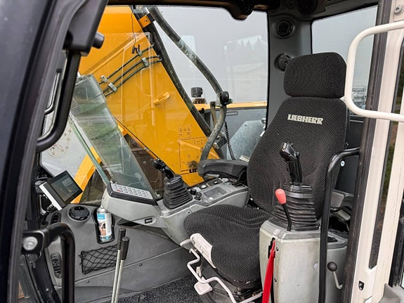 Liebherr R920 Compact + Marttiini 7 of 12