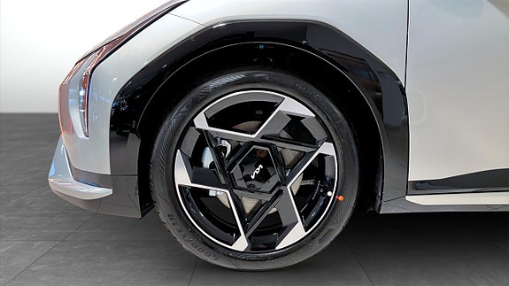 Kia EV4 9 of 13