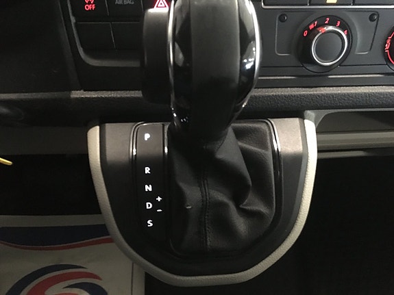 Volkswagen Transporter 17 of 18