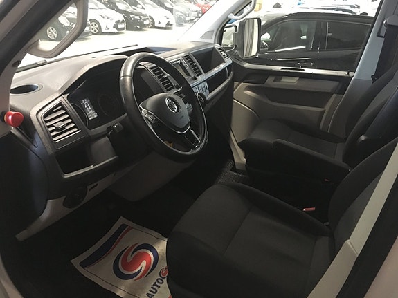 Volkswagen Transporter 12 of 18