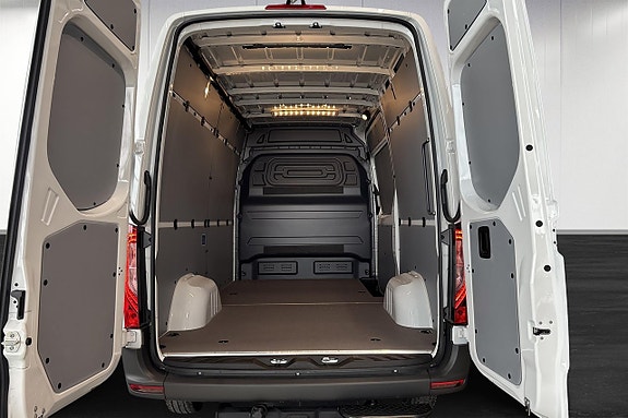 Mercedes-Benz eSprinter 314 13 of 15