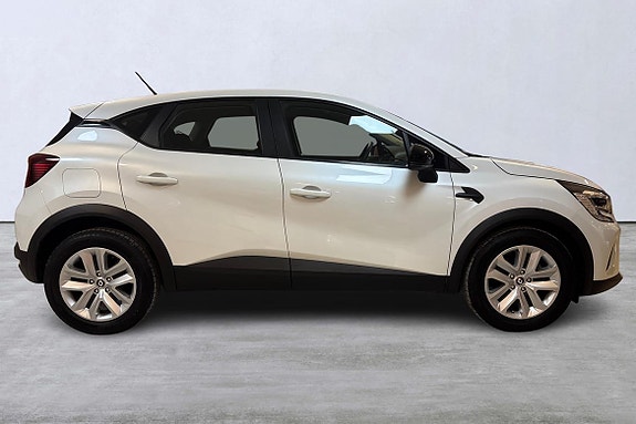 Renault Captur 3 of 5
