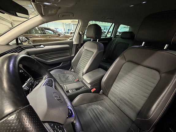 Volkswagen Passat 11 of 25