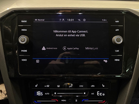 Volkswagen Passat 19 of 25
