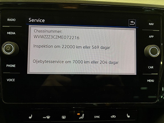 Volkswagen Passat 22 of 25