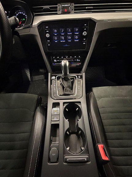 Volkswagen Passat 18 of 25