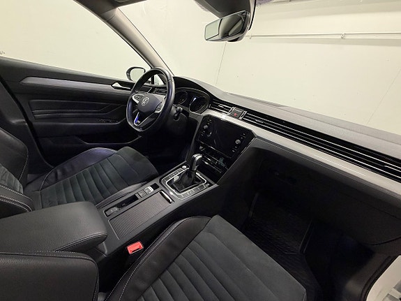 Volkswagen Passat 8 of 25