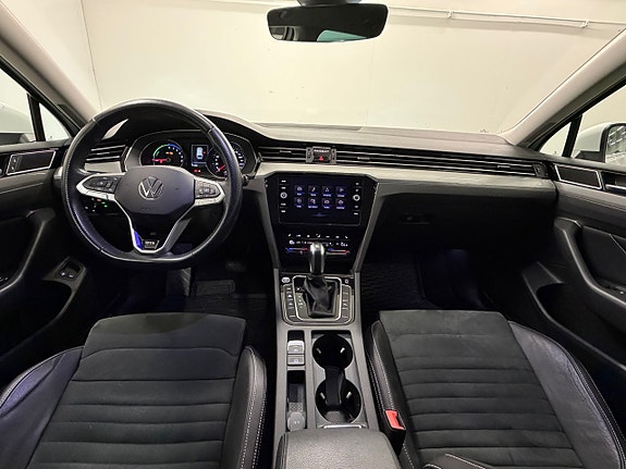 Volkswagen Passat 14 of 25